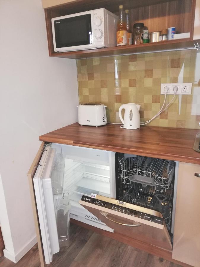 Embassy Studio Apartment Citypark Budapest Luaran gambar