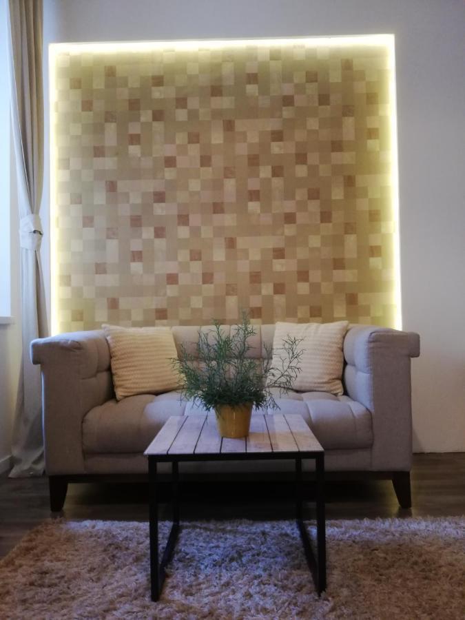 Embassy Studio Apartment Citypark Budapest Luaran gambar