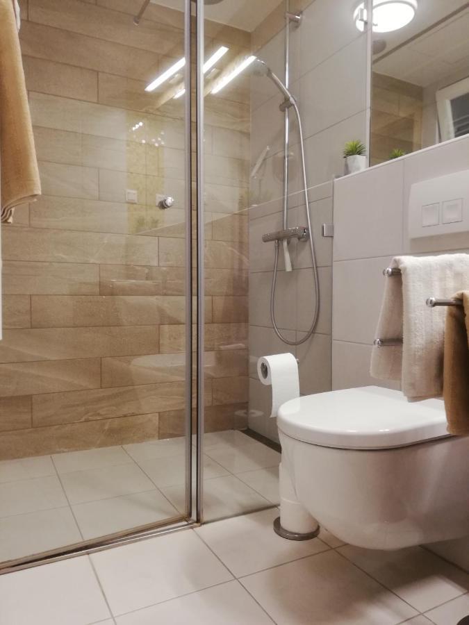 Embassy Studio Apartment Citypark Budapest Luaran gambar
