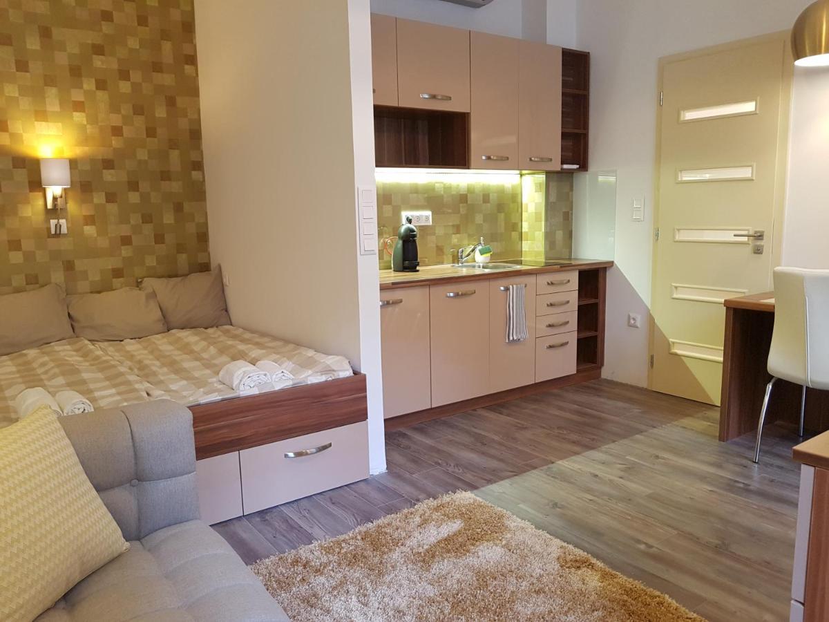 Embassy Studio Apartment Citypark Budapest Luaran gambar