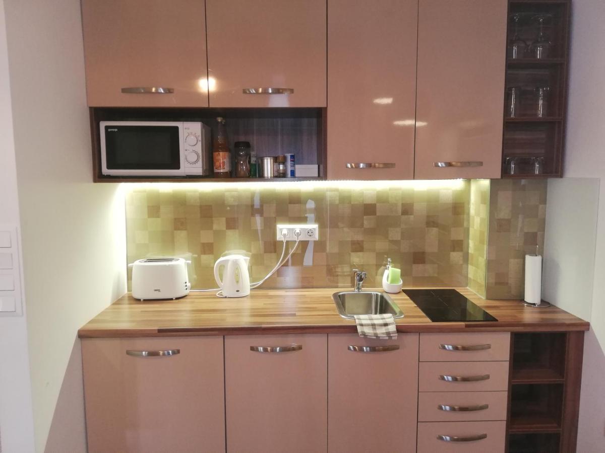 Embassy Studio Apartment Citypark Budapest Luaran gambar