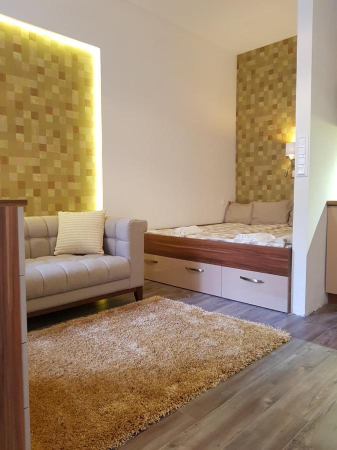 Embassy Studio Apartment Citypark Budapest Luaran gambar